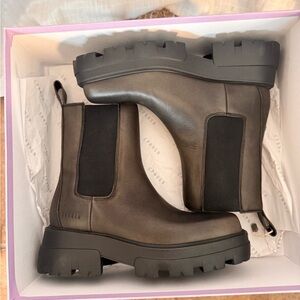 Women's Gray Ankle Boots